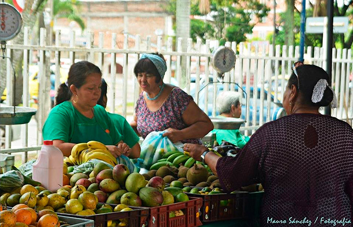 Los consumidores apoyan a los productores Jose Borrero